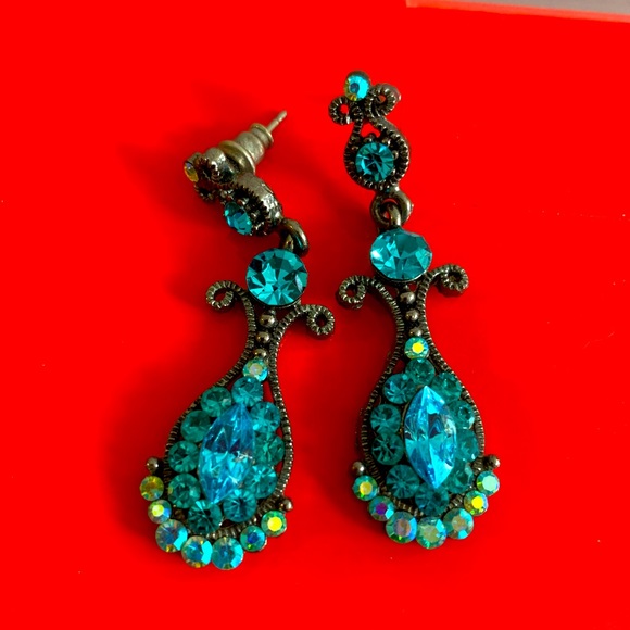 Earrings-gorgeous turquoise crystal stone earrings from Europe - Picture 1 of 3